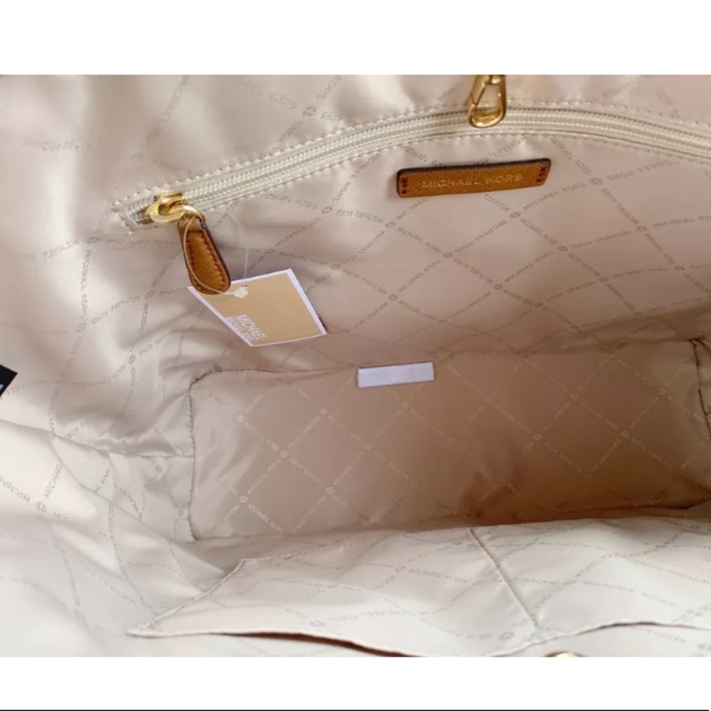 Michael kors medium carryall tote bag & Wallet set - Picture 8 of 8